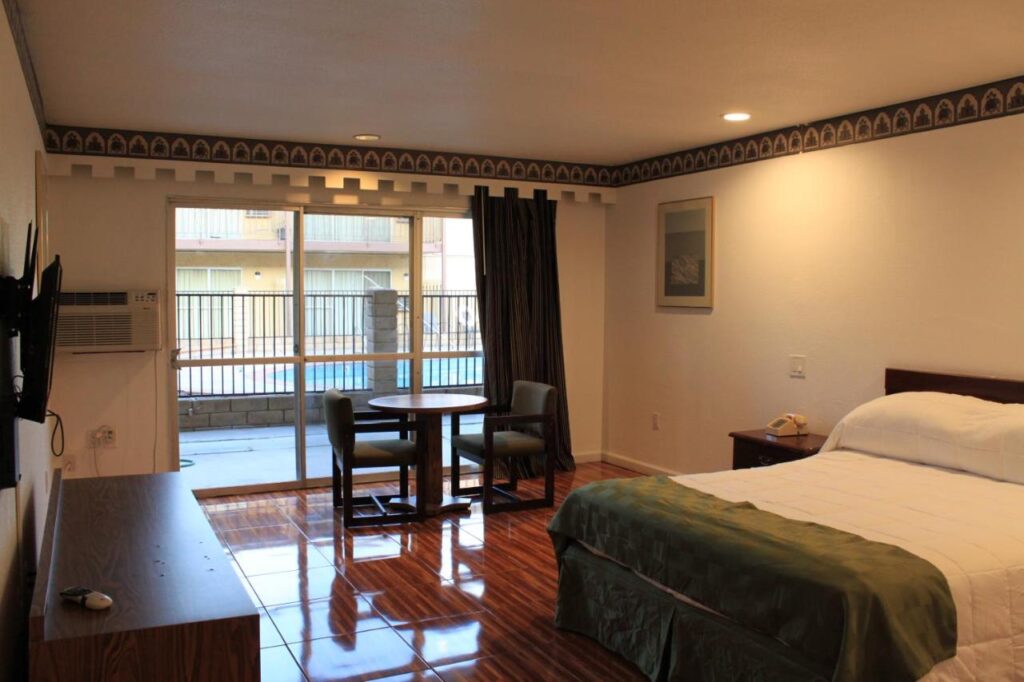 Menifee Inn - Image 4