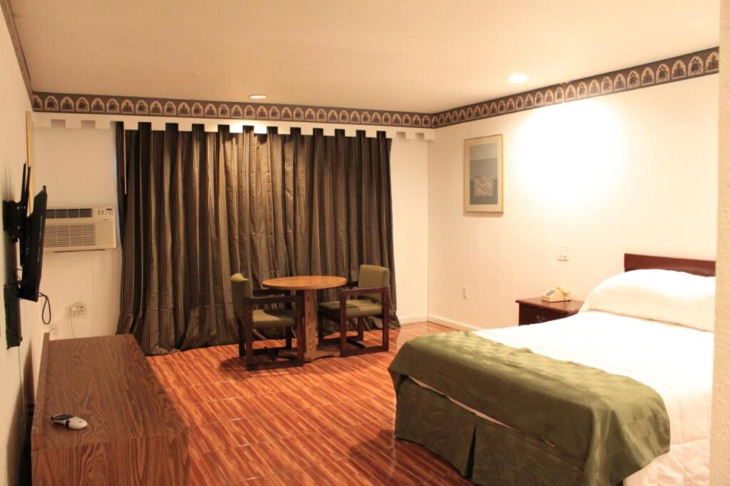 Menifee Inn - Image 6