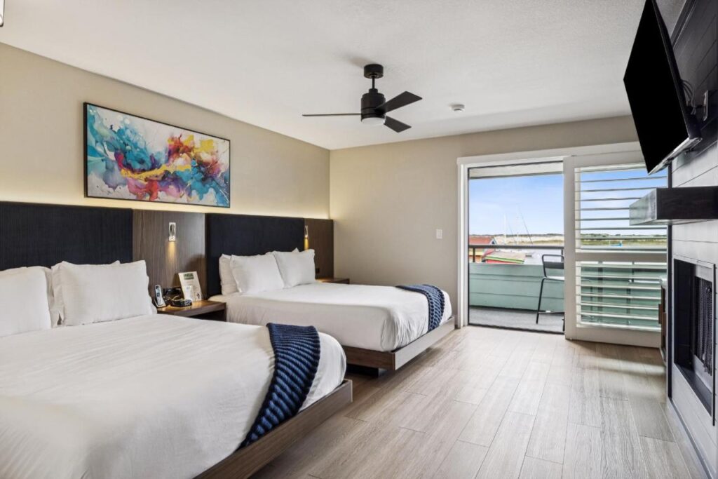 456 Embarcadero Inn & Suites - Image 5
