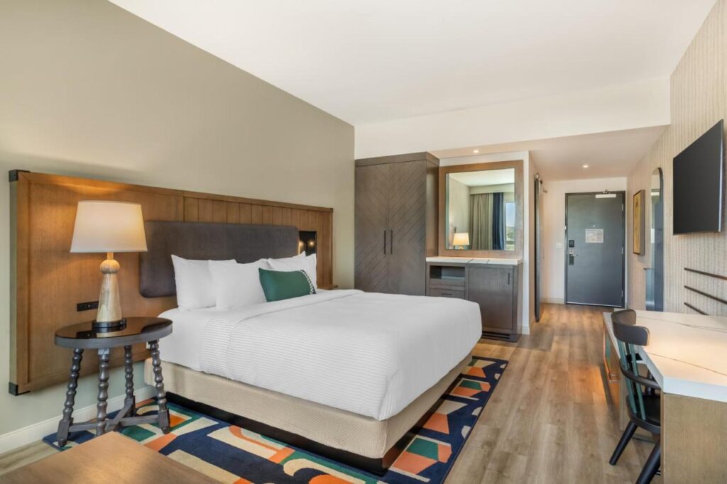 Cambria Hotel Templeton - Paso Robles - Image 3