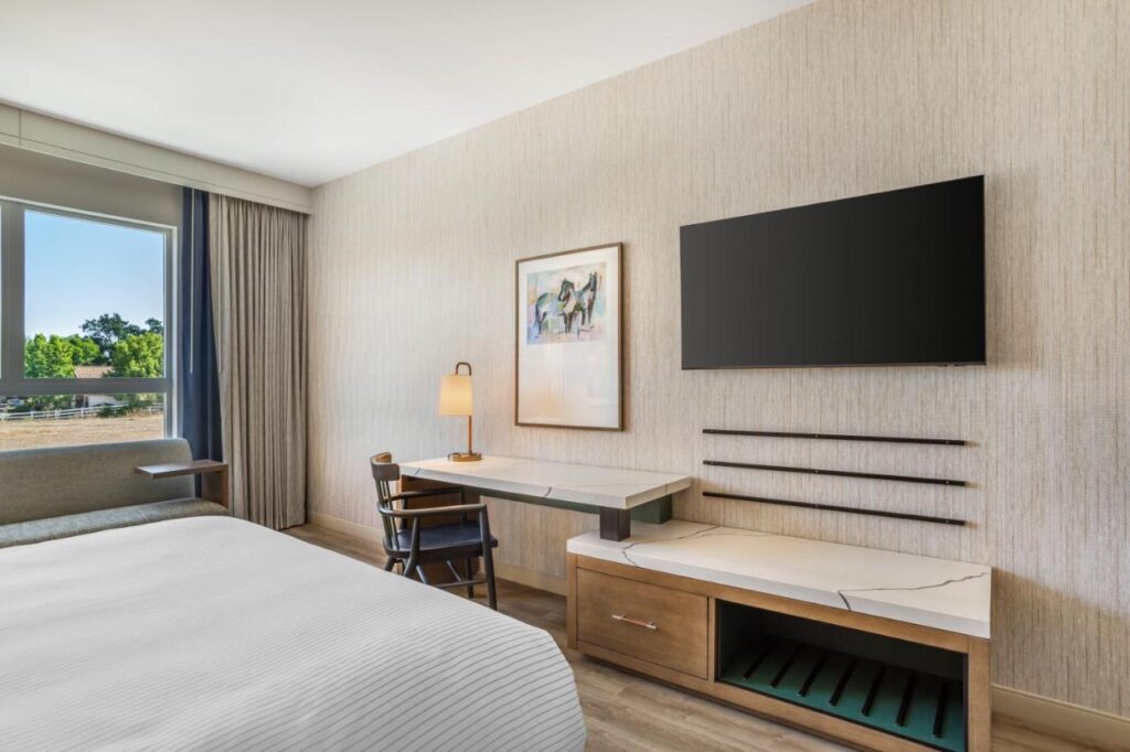 Cambria Hotel Templeton - Paso Robles - Image 6