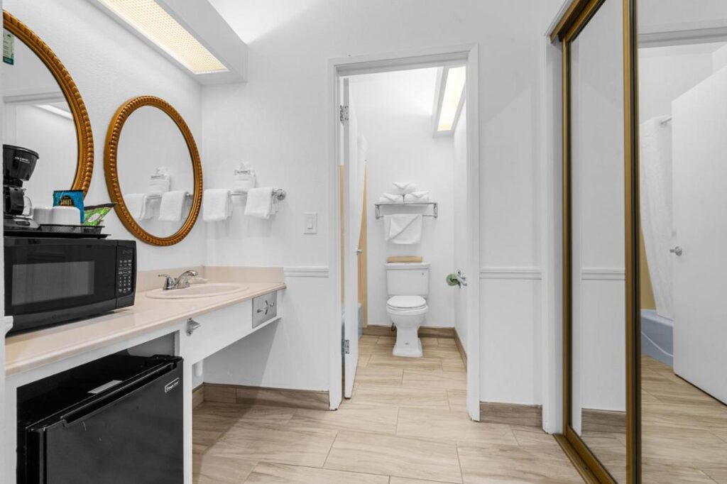 Masterpiece Hotel - Image 2