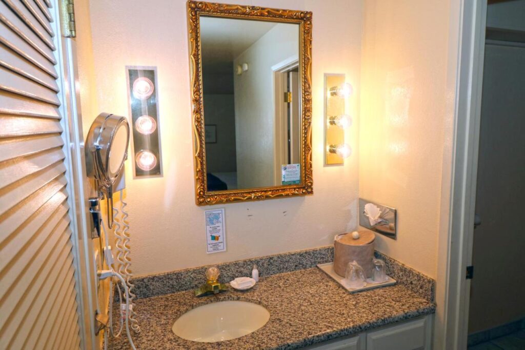 Masterpiece Hotel - Image 3