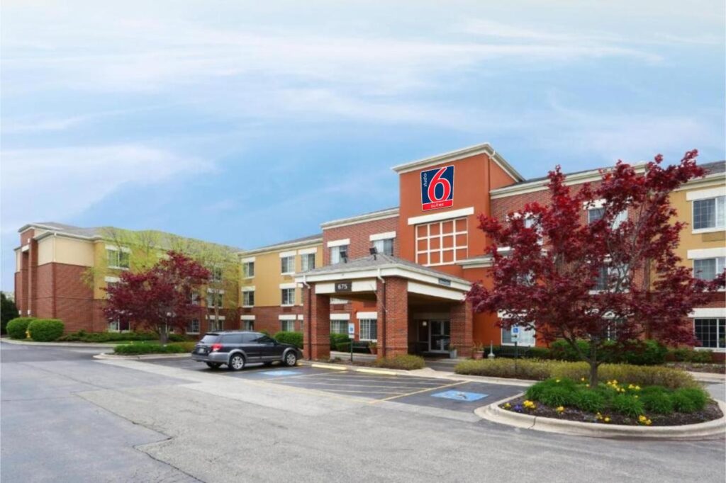 Studio 6 Extended Stay Chicago Vernon Hills Lincolnshire IL - Image 1