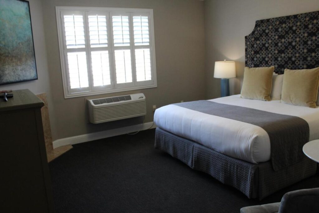 Bel Abri Napa Valley Inn - Image 3
