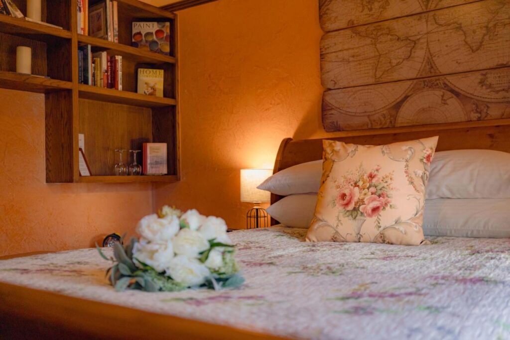 Cabernet House, an Old World Inn - Image 3