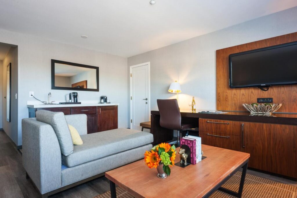 Hotel Indigo Napa Valley by IHG - Image 6