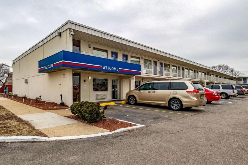 Motel 6-Joliet, IL - I-80 - Image 1