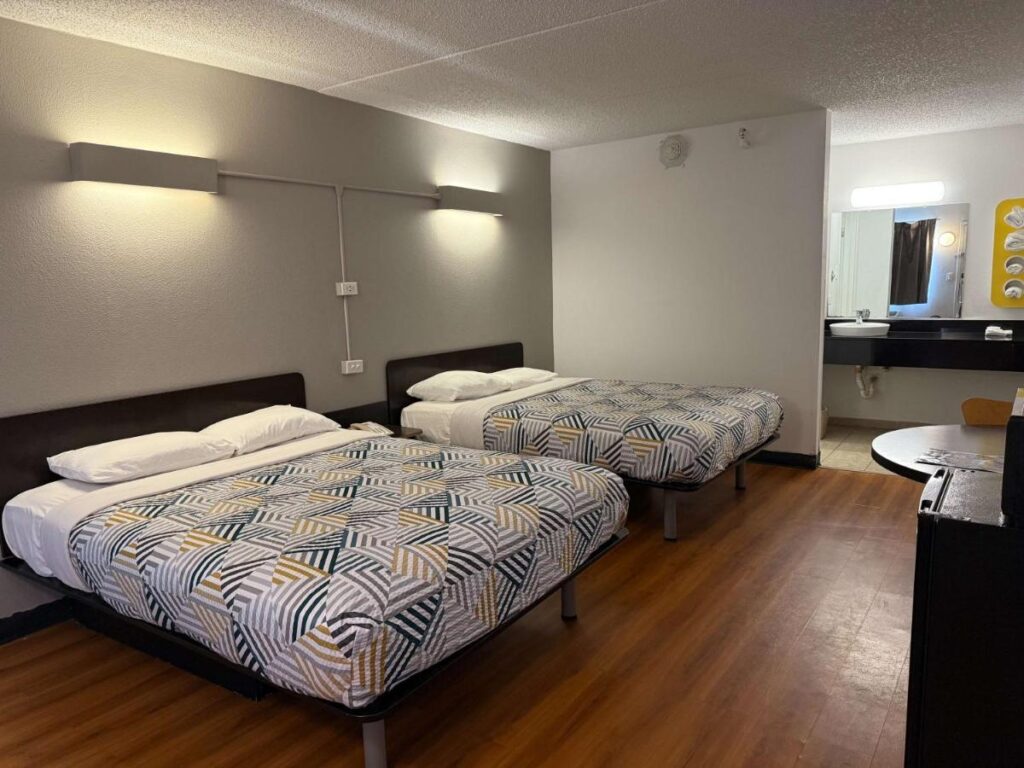 Motel 6-Joliet, IL - I-80 - Image 3