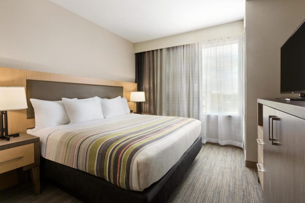 Country Inn & Suites by Radisson, New Braunfels, TX - Image 3