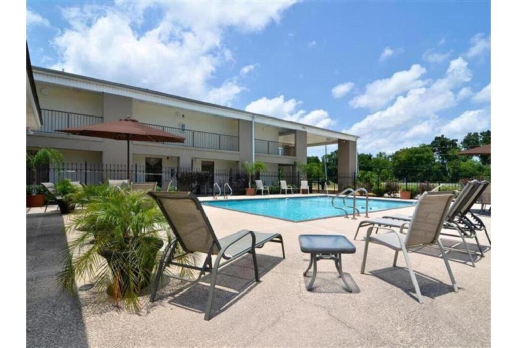 Motel 6-Luling, LA - Image 1