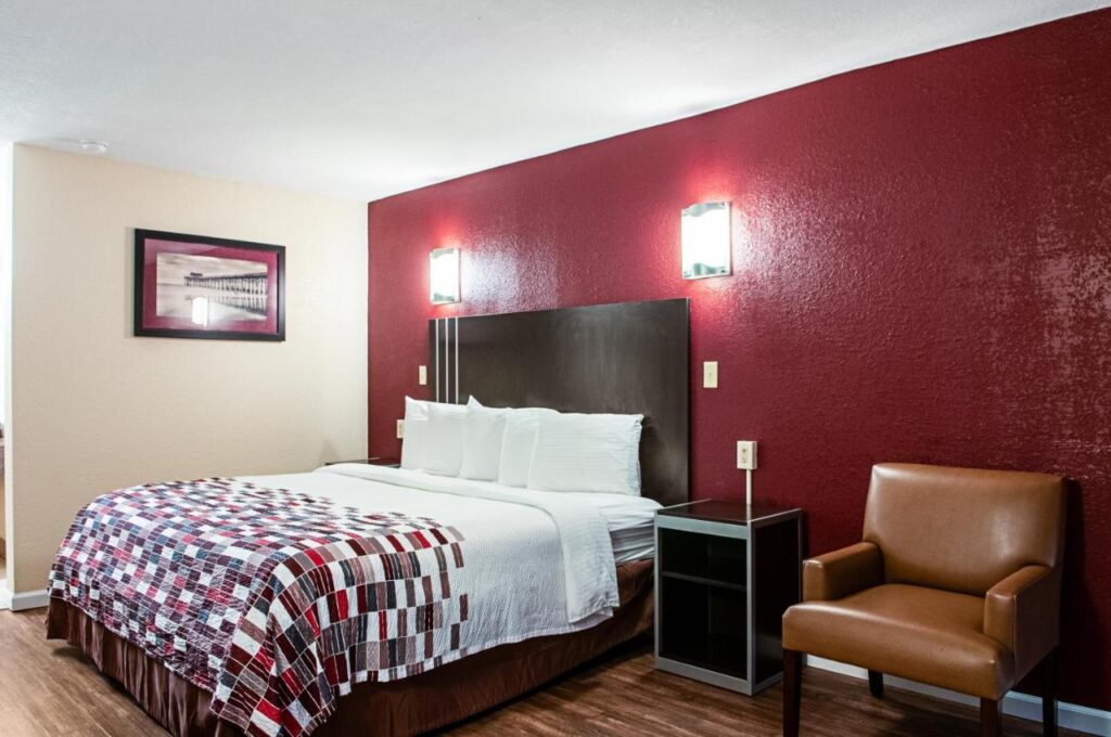 Red Roof Inn Slidell - Image 1