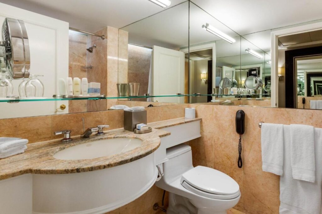 Omni Berkshire Place - Image 2