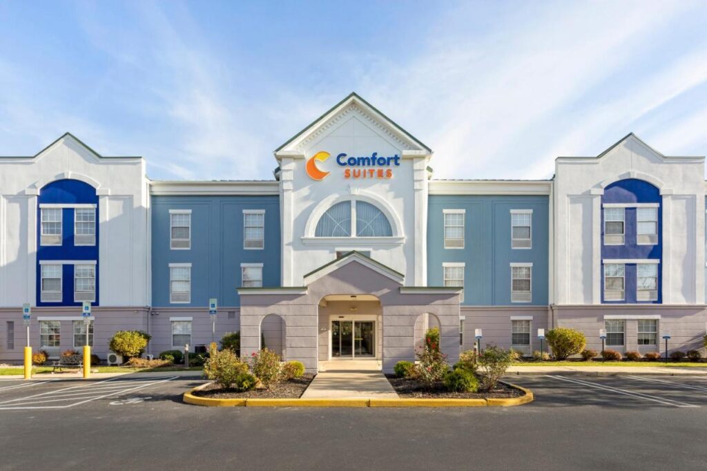 Comfort Suites East Brunswick - South River - Image 1