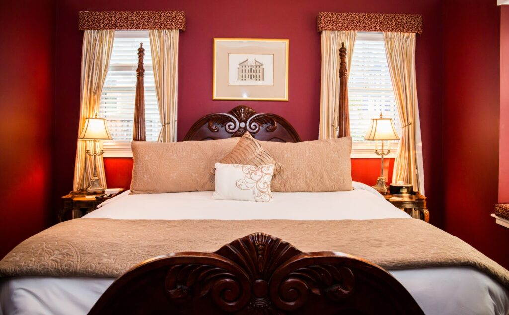 Almondy Inn Bed & Breakfast - Image 2