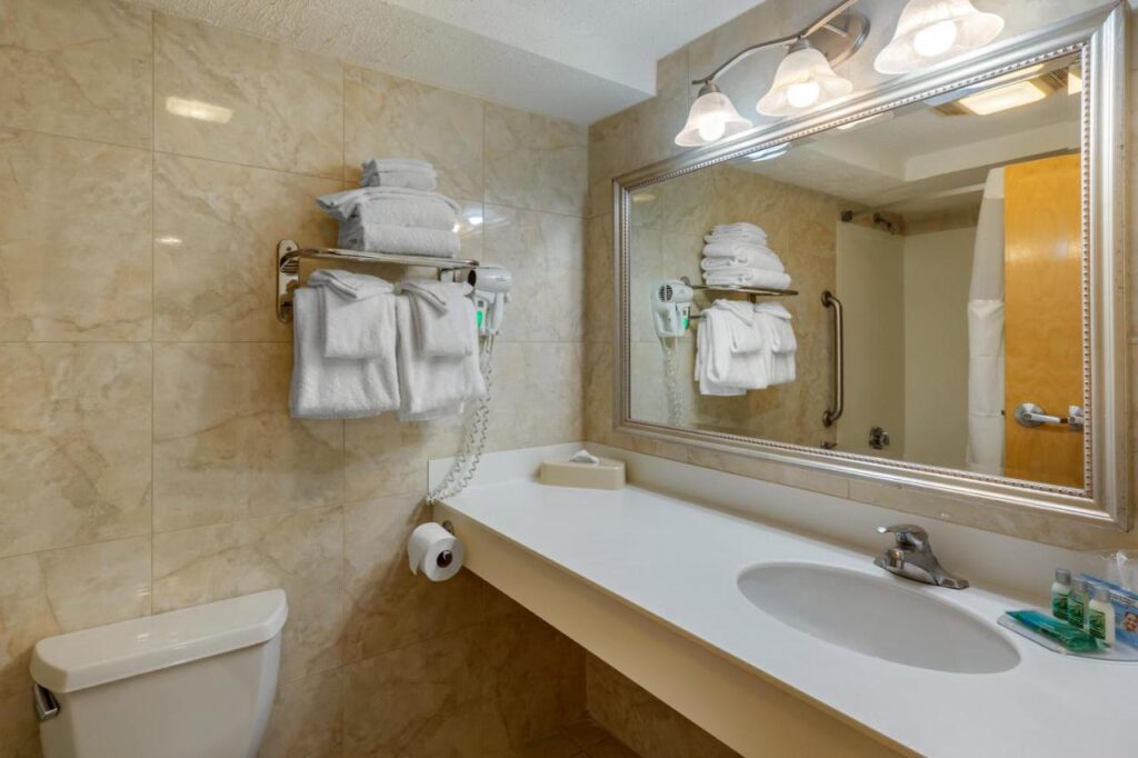 Atlantic Beach Hotel Newport - Image 2