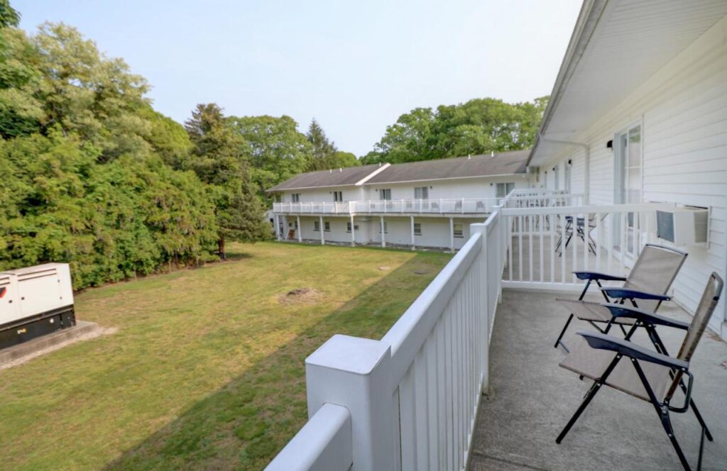 Hamilton Village Inn - Image 3