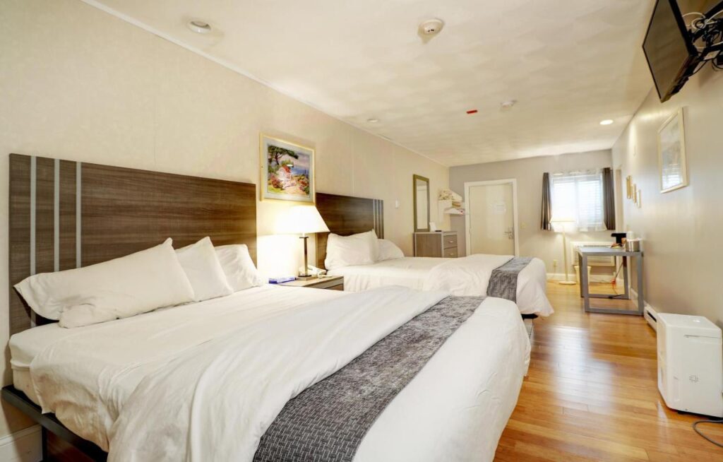 Hamilton Village Inn - Image 5
