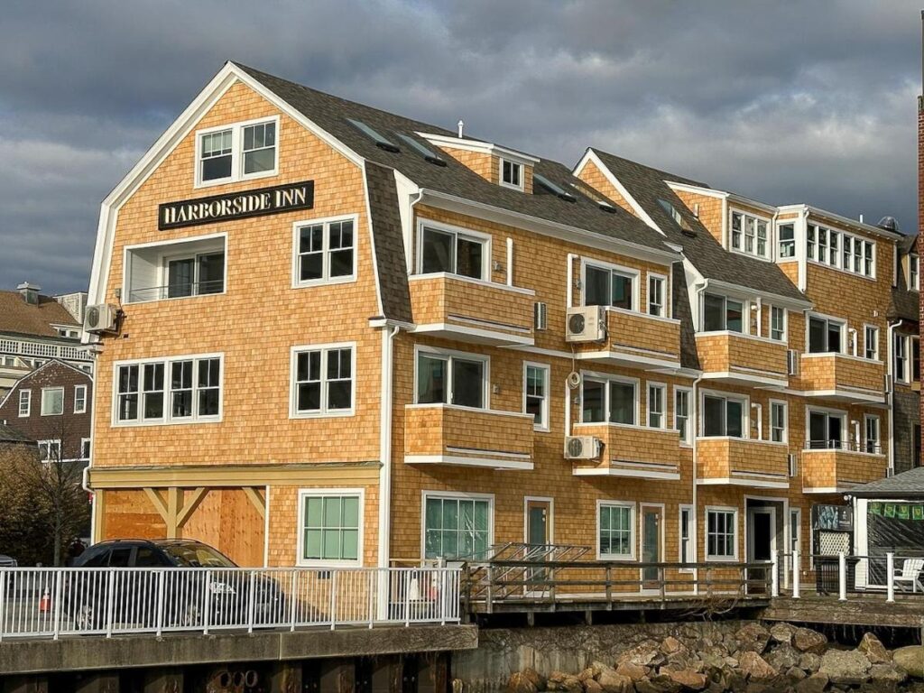 Harborside Inn - Image 1
