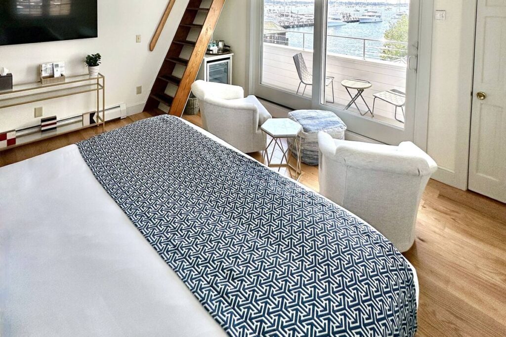 Harborside Inn - Image 4