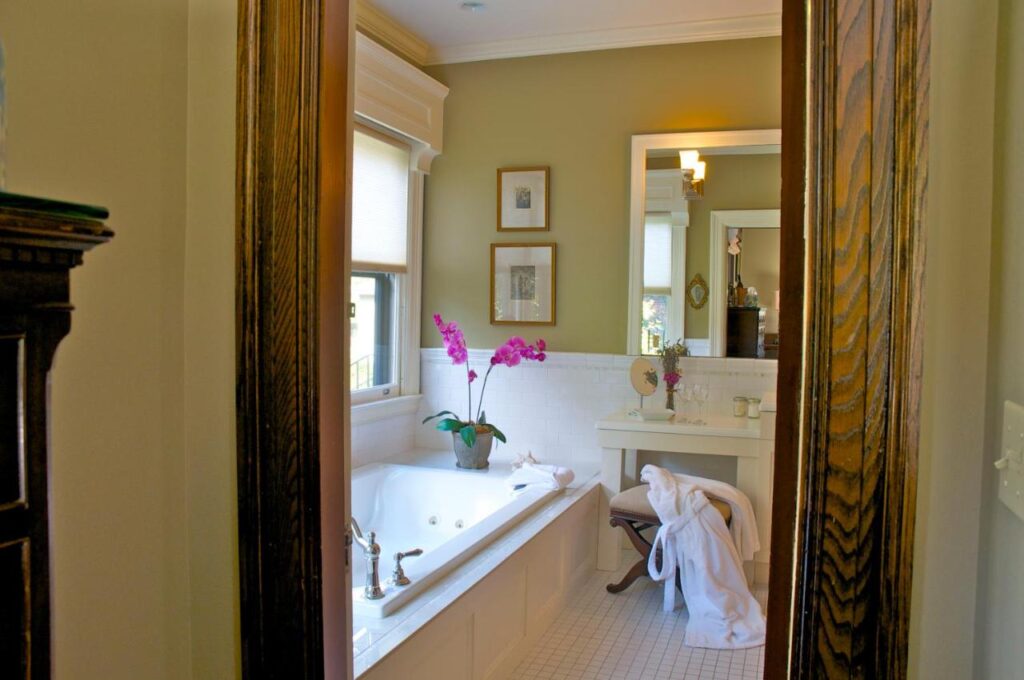 Hilltop Inn - Image 3