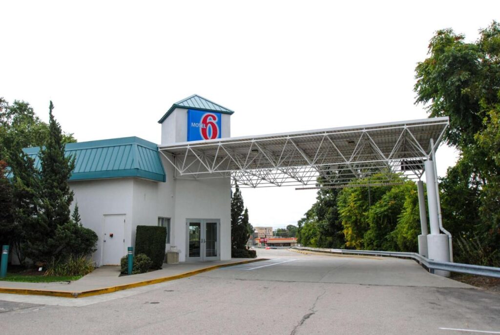 Motel 6-Warwick, RI - Providence Airport - I-95 - Image 1