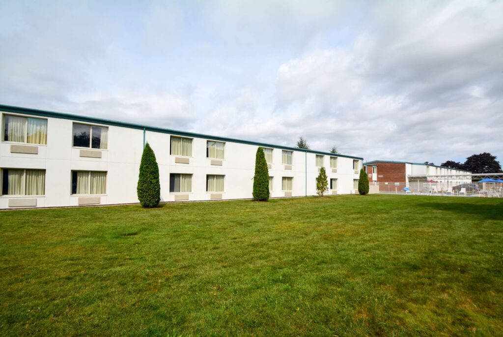 Motel 6-Warwick, RI - Providence Airport - I-95 - Image 5