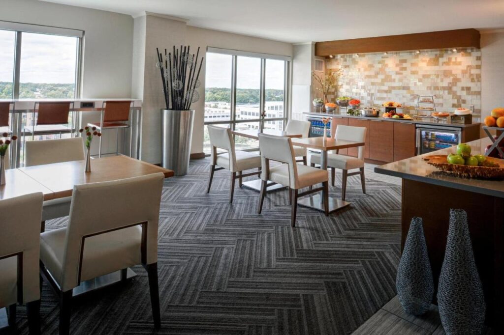 Newport News Marriott at City Center - Image 4