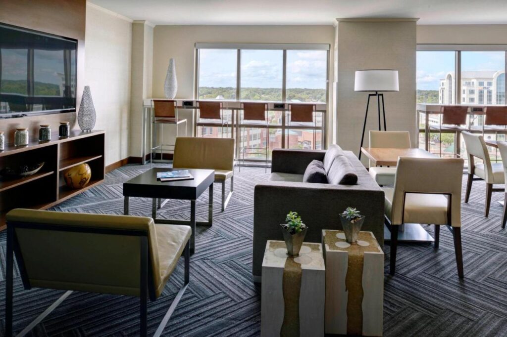 Newport News Marriott at City Center - Image 5