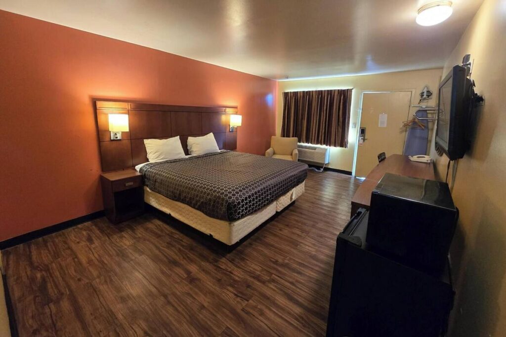 Sunrise Inn By OYO Newport News US-60 - Image 1