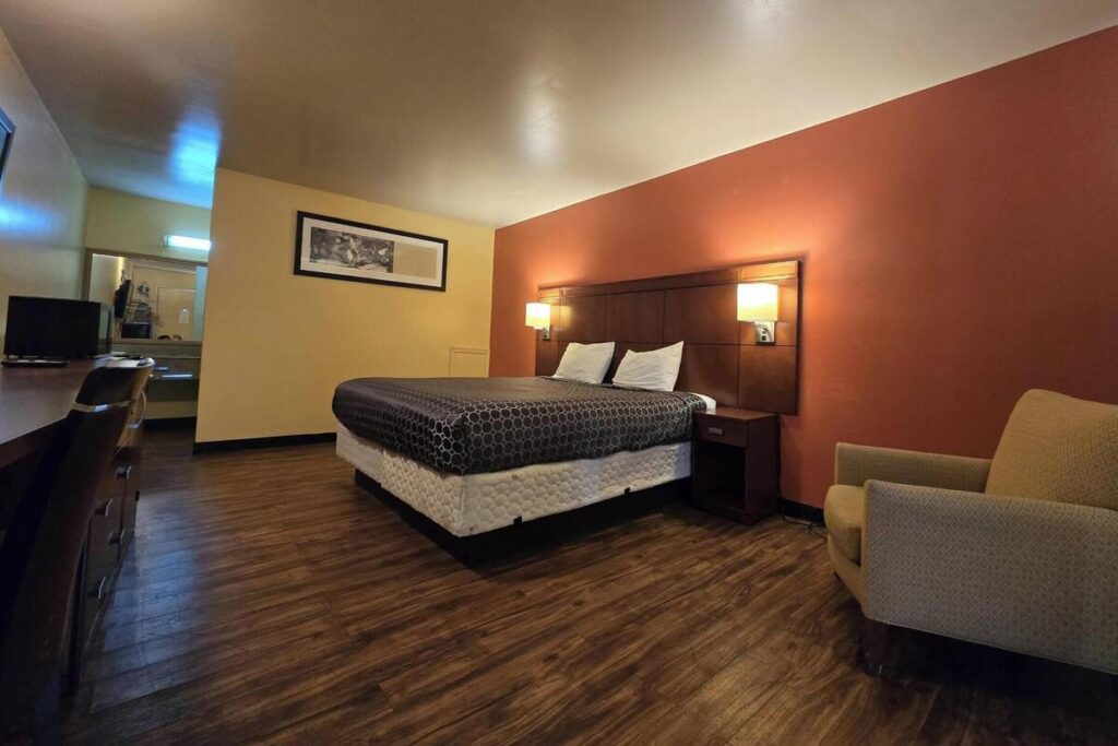 Sunrise Inn By OYO Newport News US-60 - Image 2
