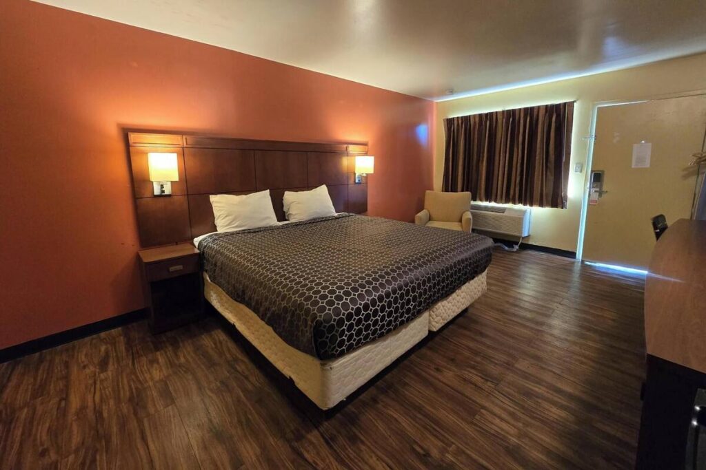 Sunrise Inn By OYO Newport News US-60 - Image 3