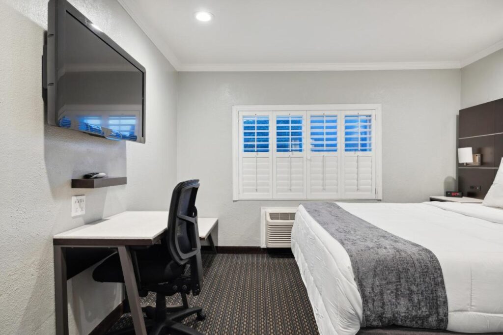 Bayhill Inn - Image 3