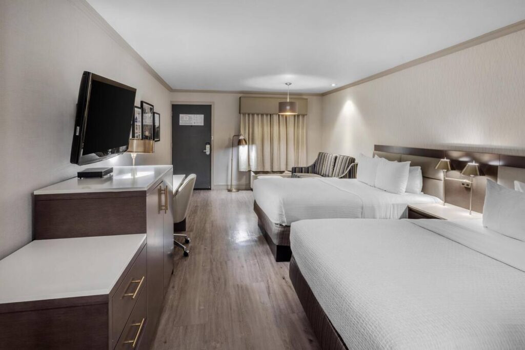 Best Western Plus Executive Suites - Image 6