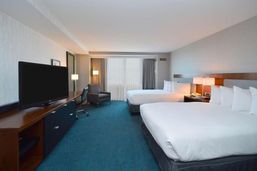DoubleTree by Hilton Newark-Fremont - Image 2