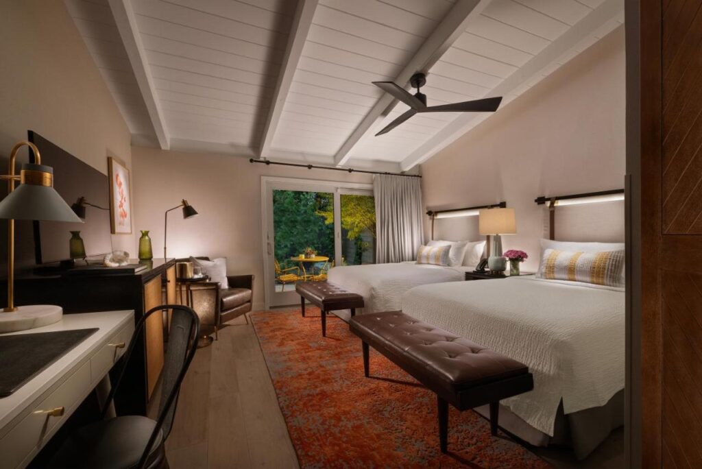 The Cottages Hotel - Image 1