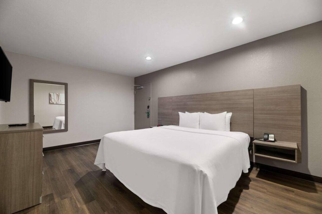 Quality Suites Wildwood - The Villages - Image 3