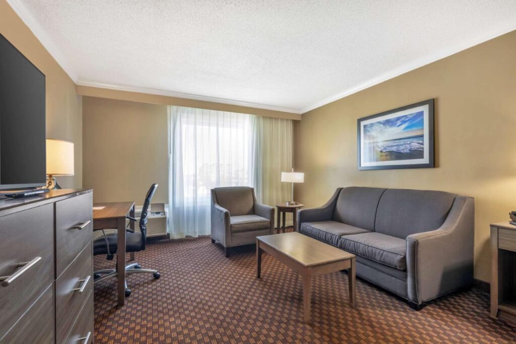 Best Western Ocean City Hotel and Suites - Image 2