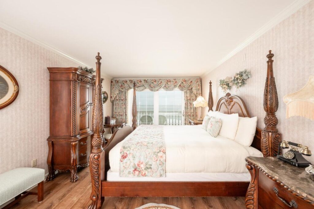 Boardwalk Plaza Hotel - Image 4
