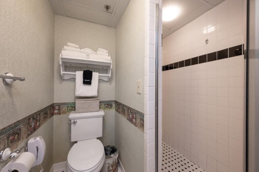 Boardwalk Plaza Hotel - Image 5