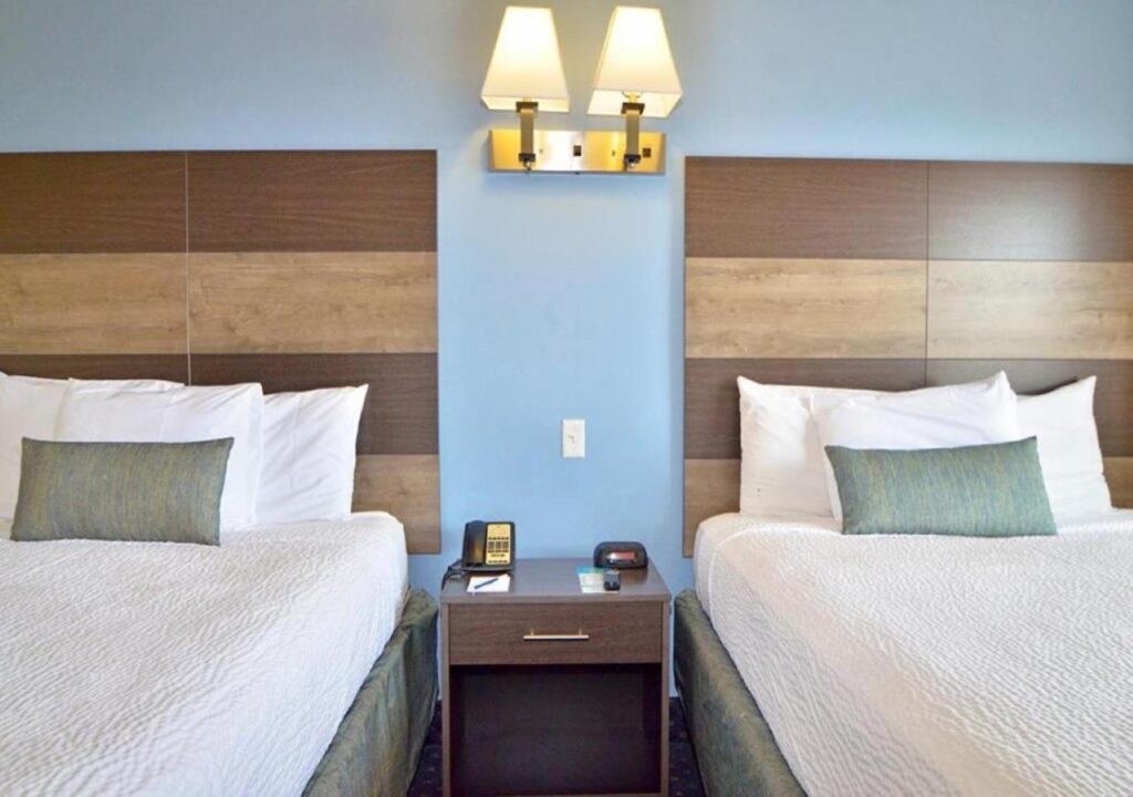 Coastal Palms Inn and Suites - Image 5