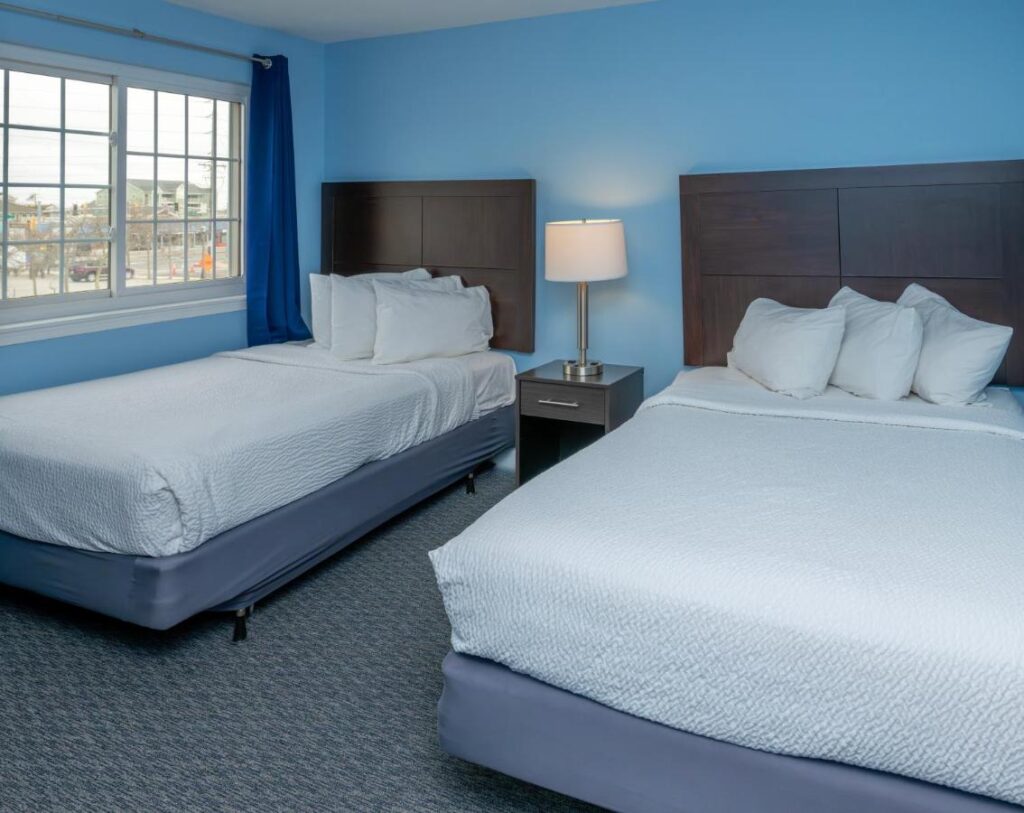 Commander Beach House Hotel - Image 3
