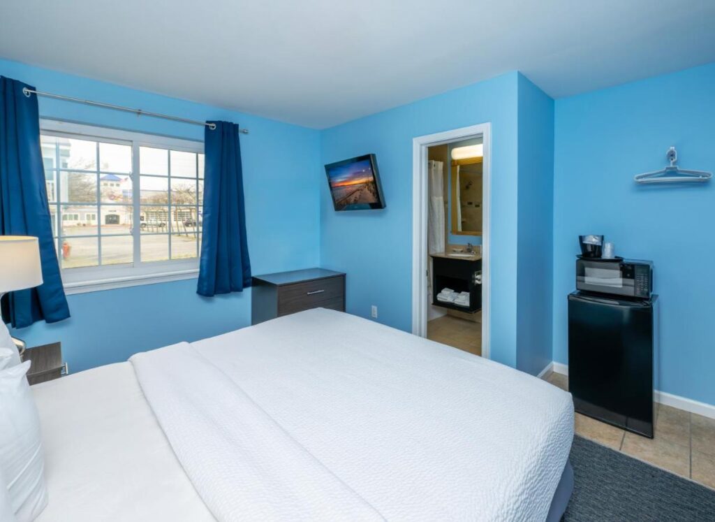 Commander Beach House Hotel - Image 4