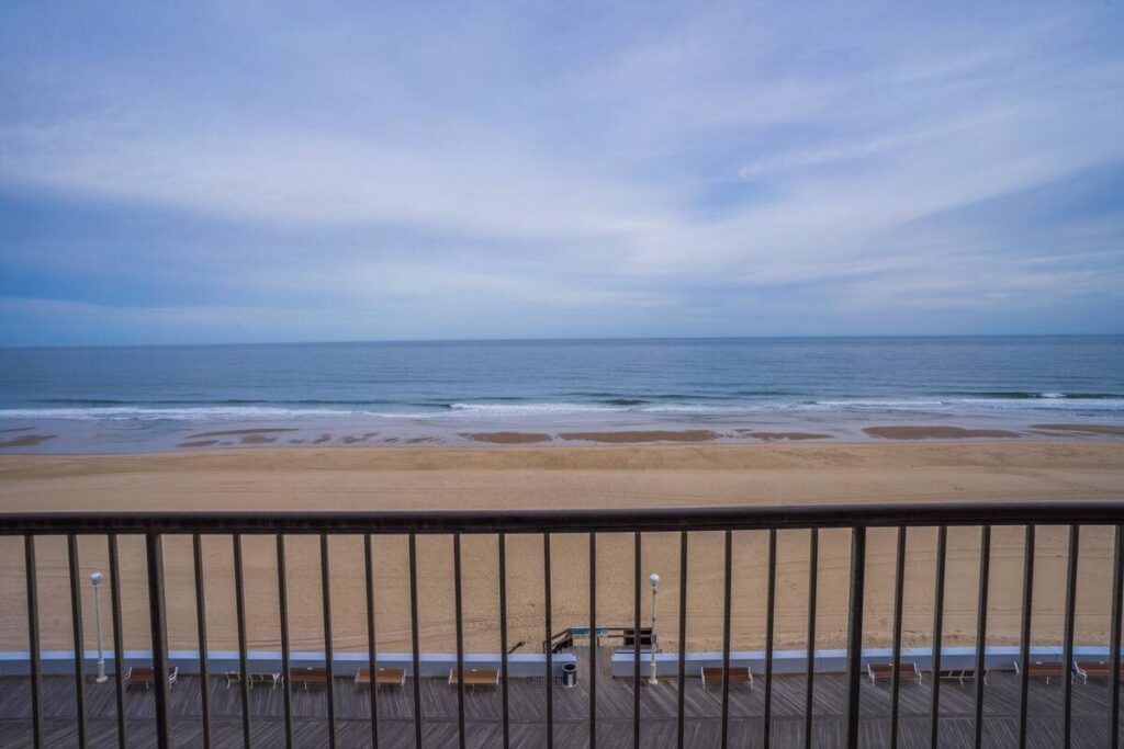 Grand Hotel Ocean City Oceanfront - Image 6