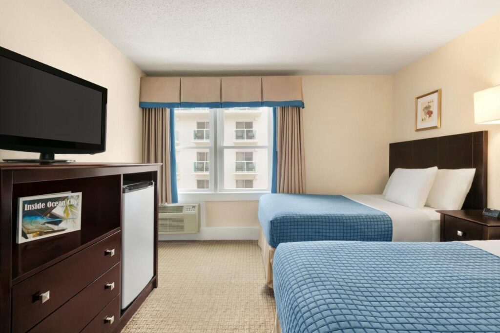Harrison Hall Hotel - Image 2