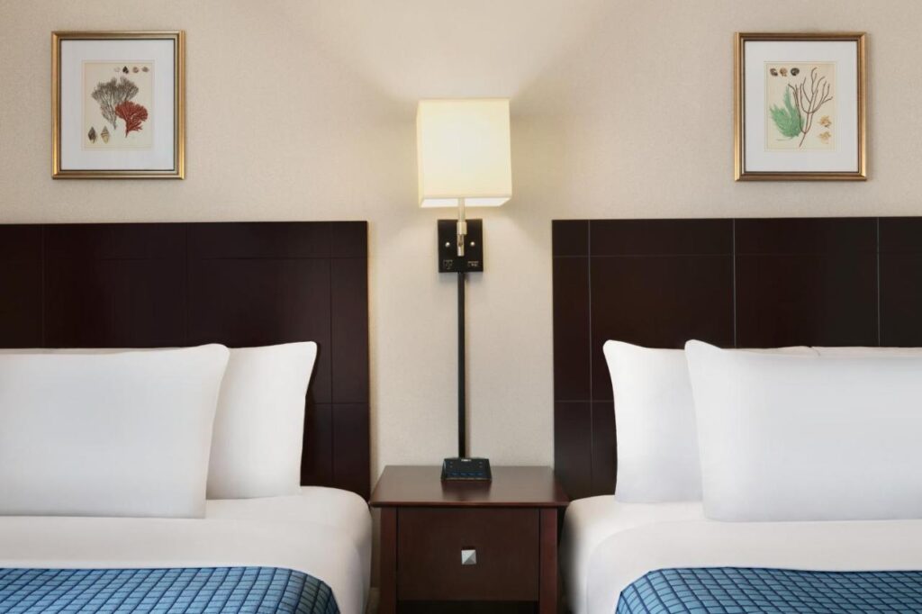 Harrison Hall Hotel - Image 3
