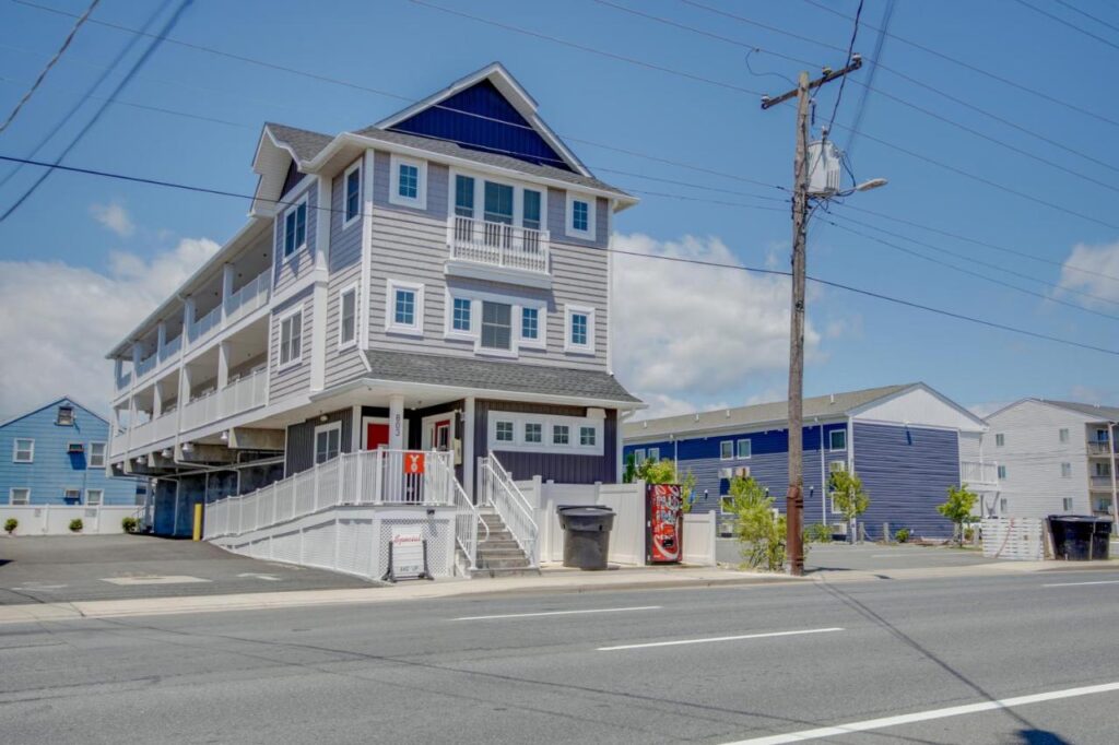 Ocean Lodge Hotel North - Image 1