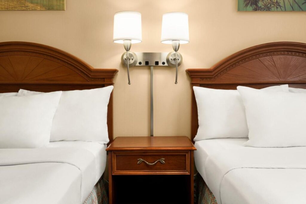 Plim Plaza Hotel - Image 3