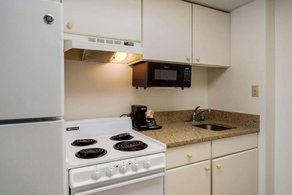 Quality Inn & Suites Ocean City Fenwick - Image 4