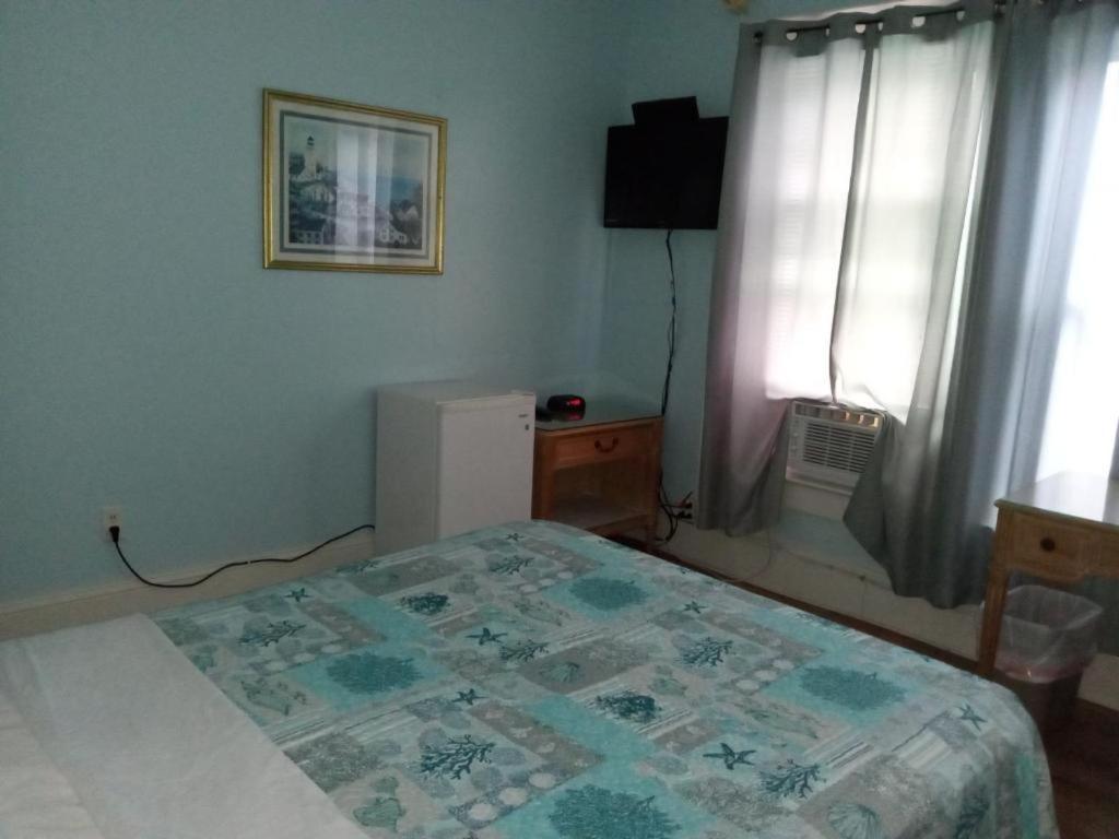Surf Villa Hotel - Image 2